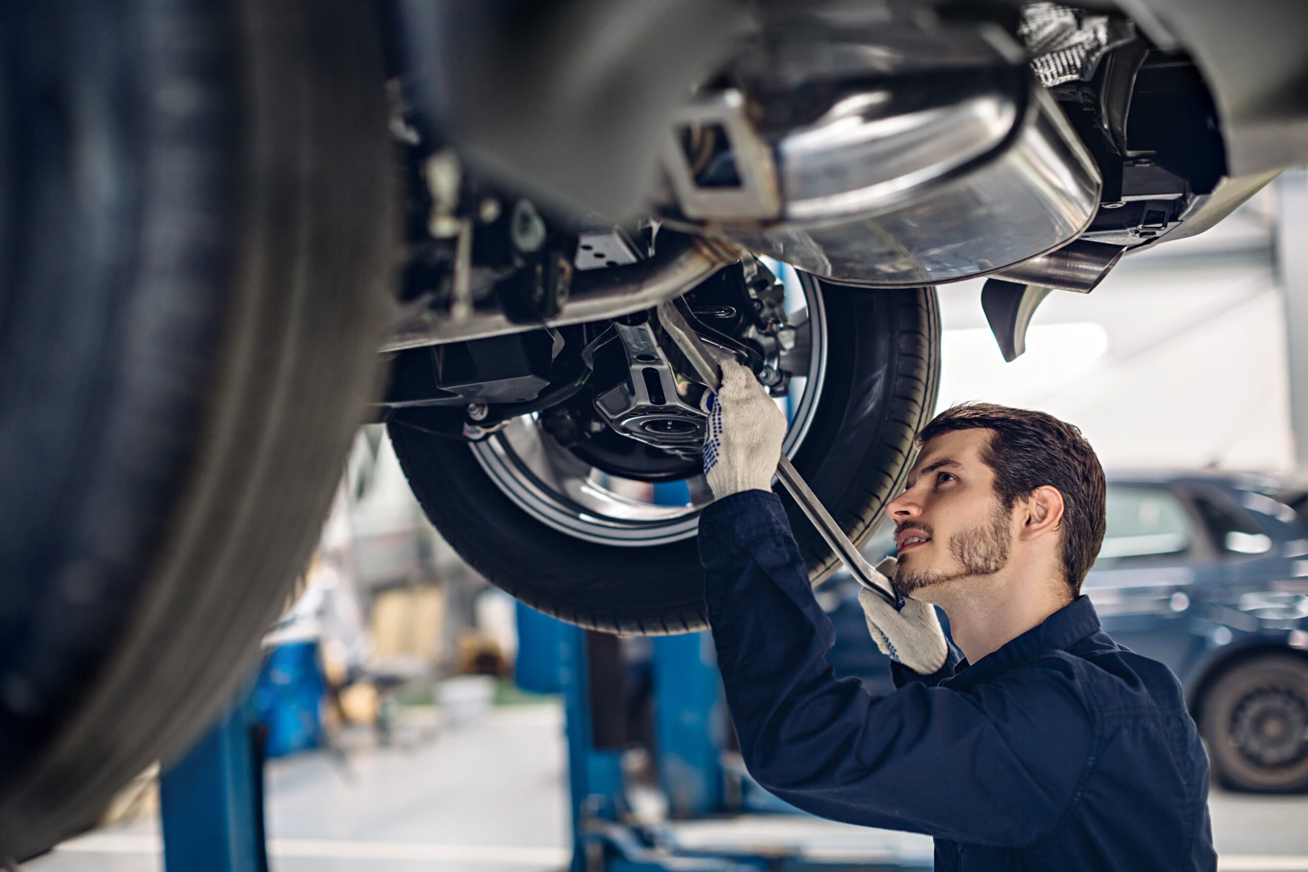 https://autotechniq.mx/wp-content/uploads/2024/09/taller-mecanico-servicio-de-balanceo-en-torreon-scaled.jpeg