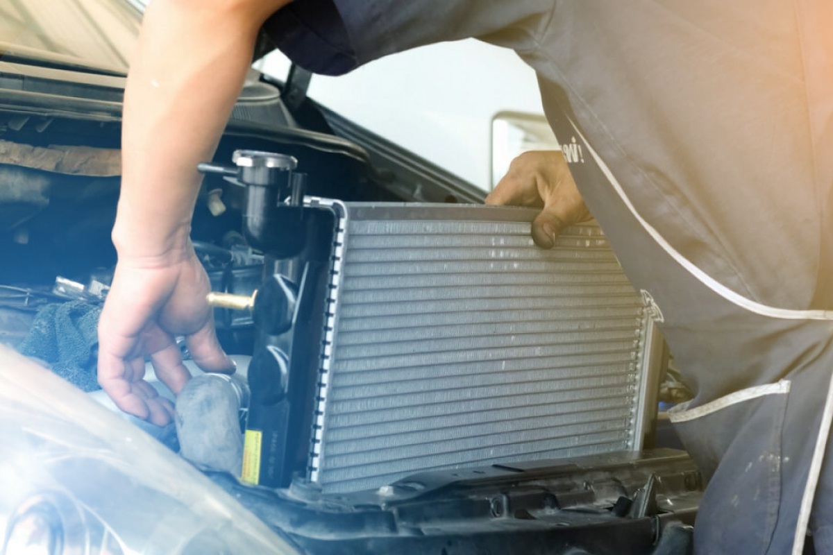https://autotechniq.mx/wp-content/uploads/2024/10/Reparacion-y-Mantenimiento-de-Radiadores-en-Torreon.jpg